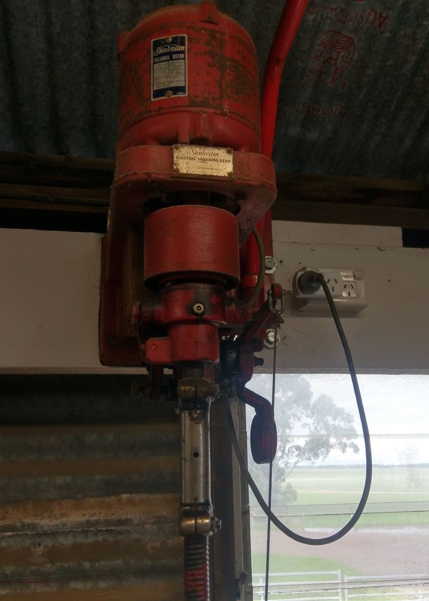 2x Sunbeam Shearing Plants Livestock Equipment Shearing